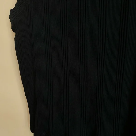 Zara Ribbed Tank Top - Picture 4 of 4